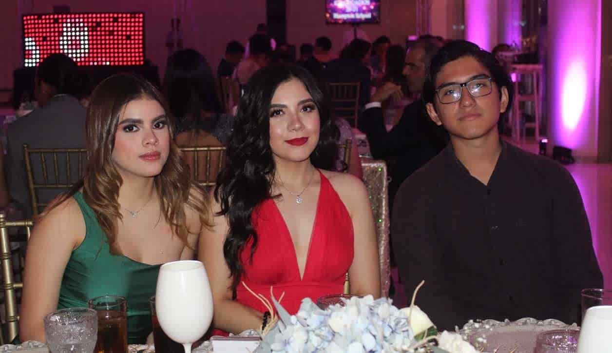 Valeria, Karime y Mauricio