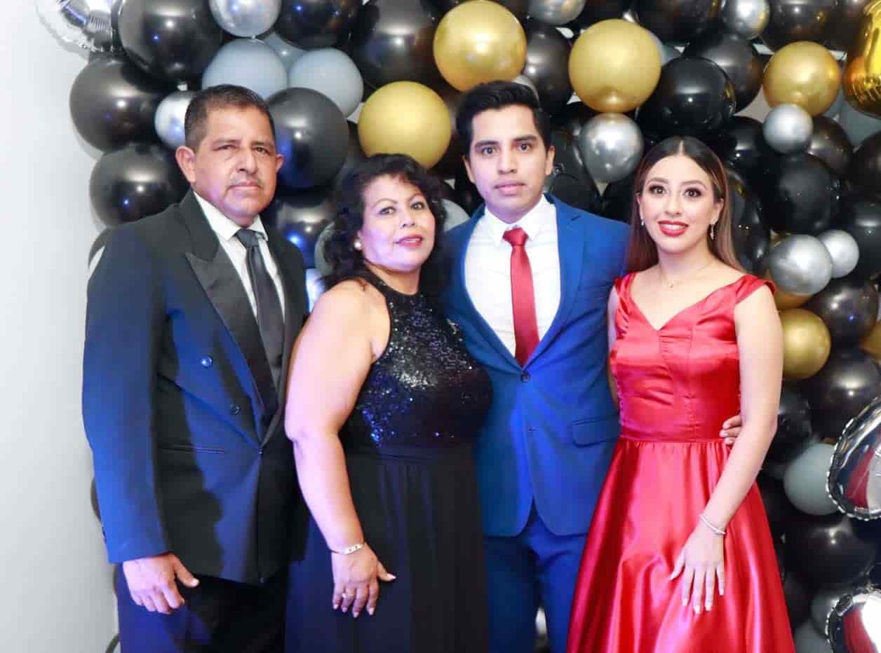 El festejado con su familia