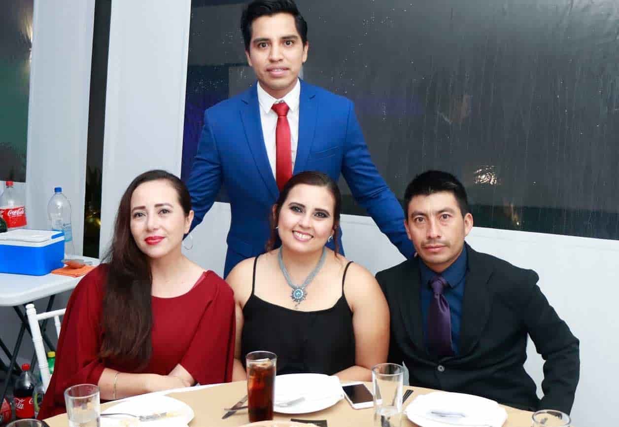 Junto a Carolina, Ariana y Esteban