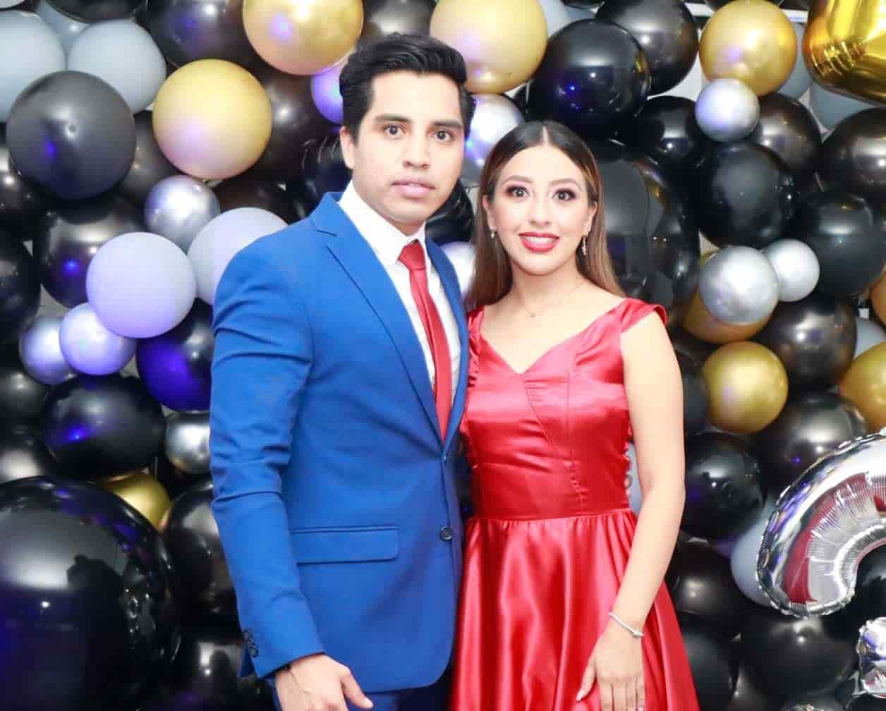 Néstor con su hermana Yarenci