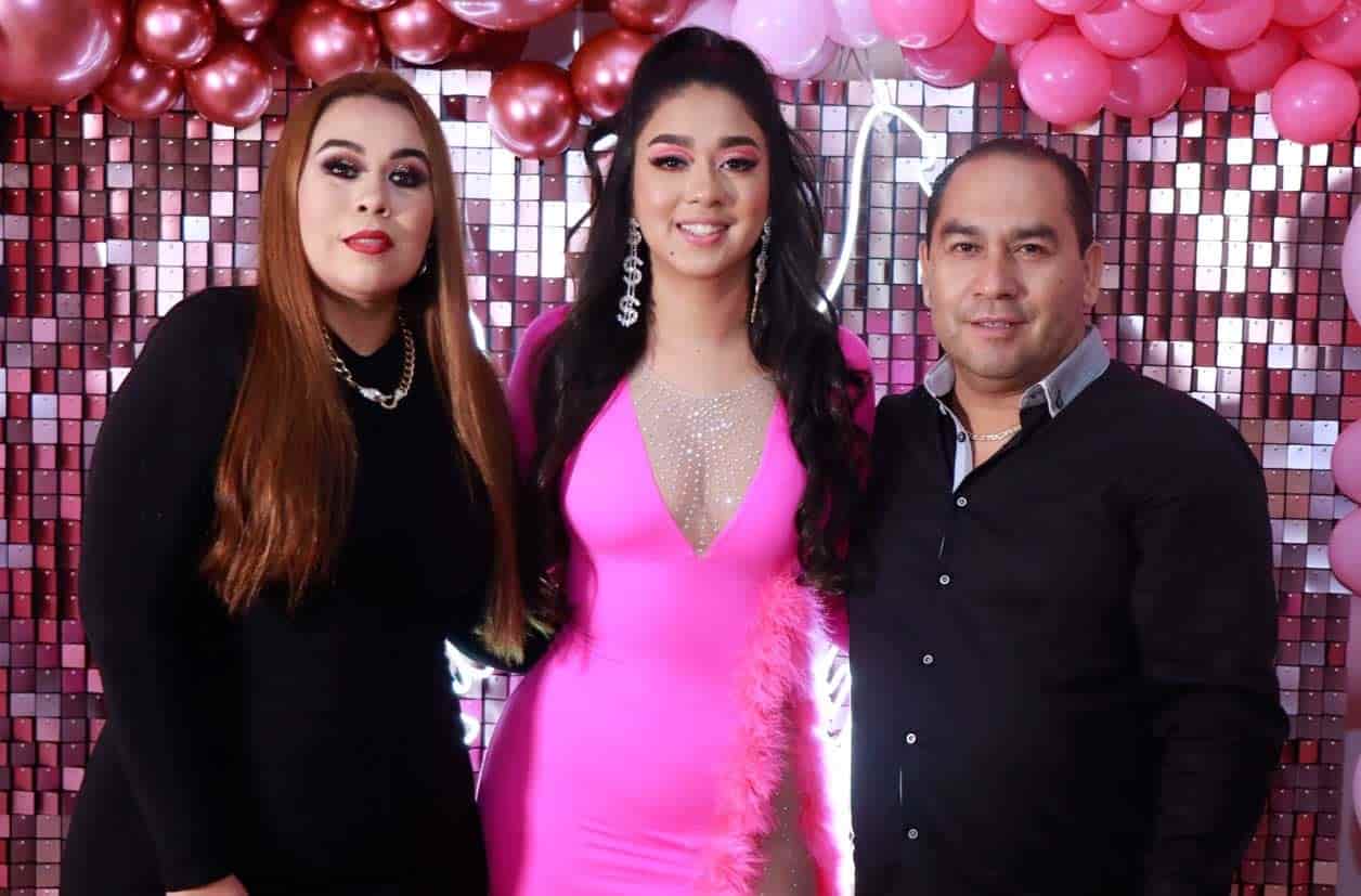 Aurora con sus papa´s