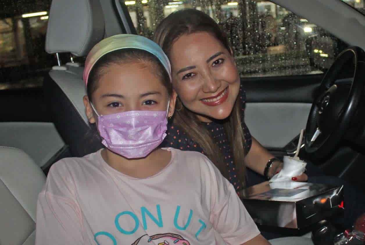 Ana Jose´ y Adriana