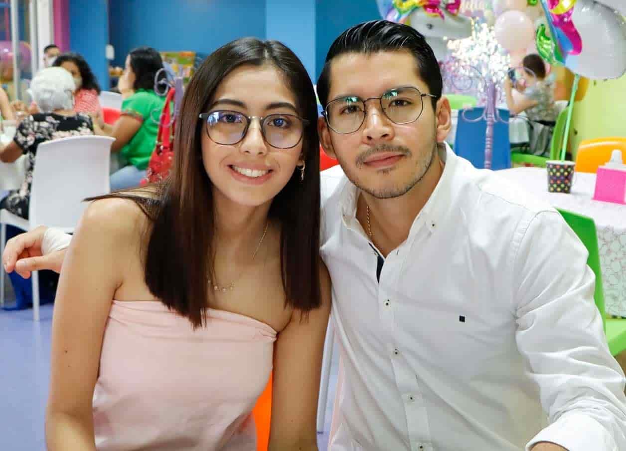 Abril y Carlos