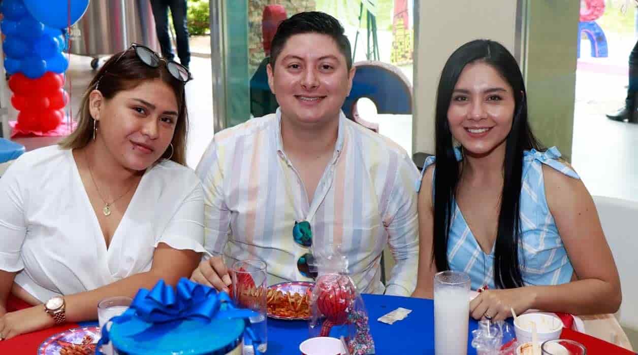 Leydi, Luis y Viridiana