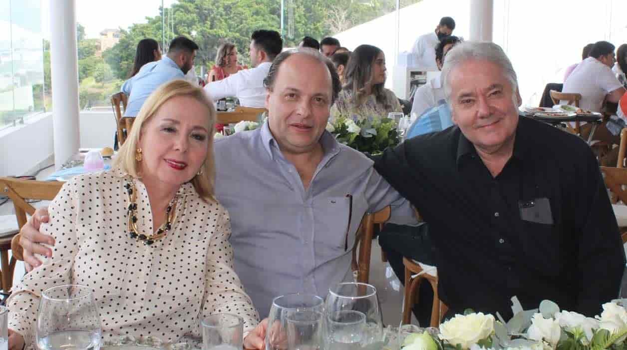 Lourdes, Jose´ y Miguel