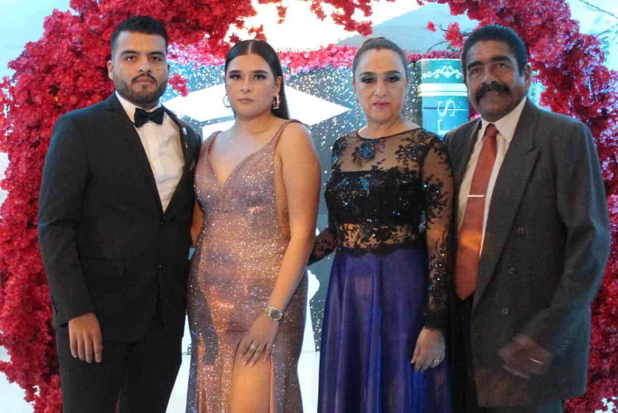 Abril, Mari´a de Lourdes, Samuel y O´scar