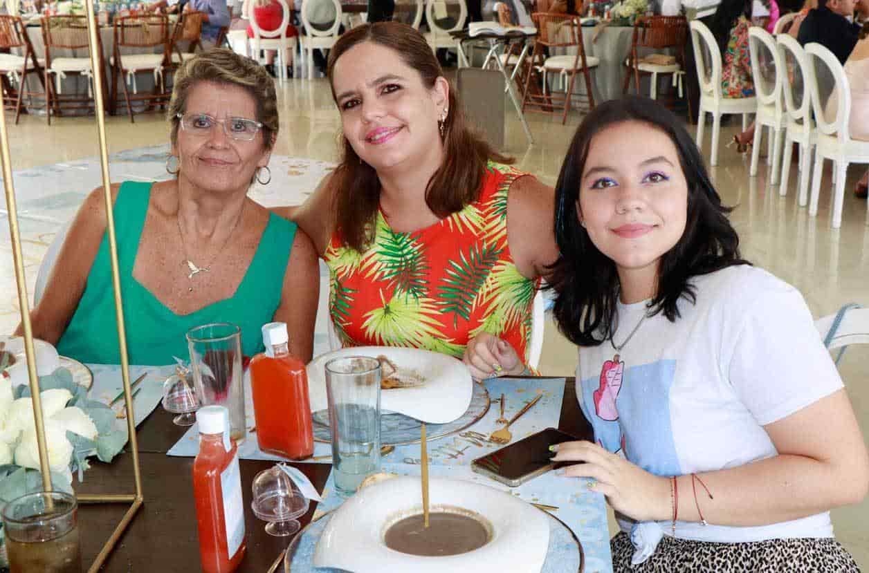 Rosita, Paloma y Greysi