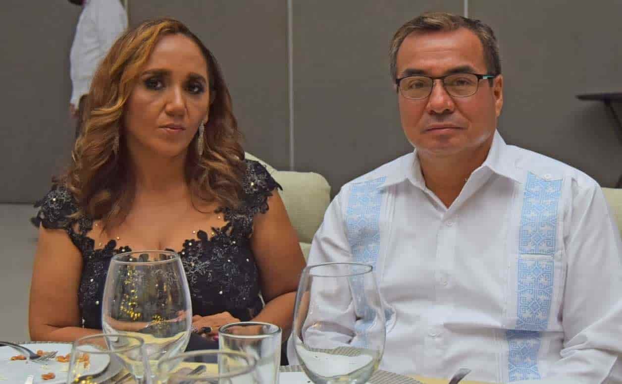 Mari´a Elena y Carlos