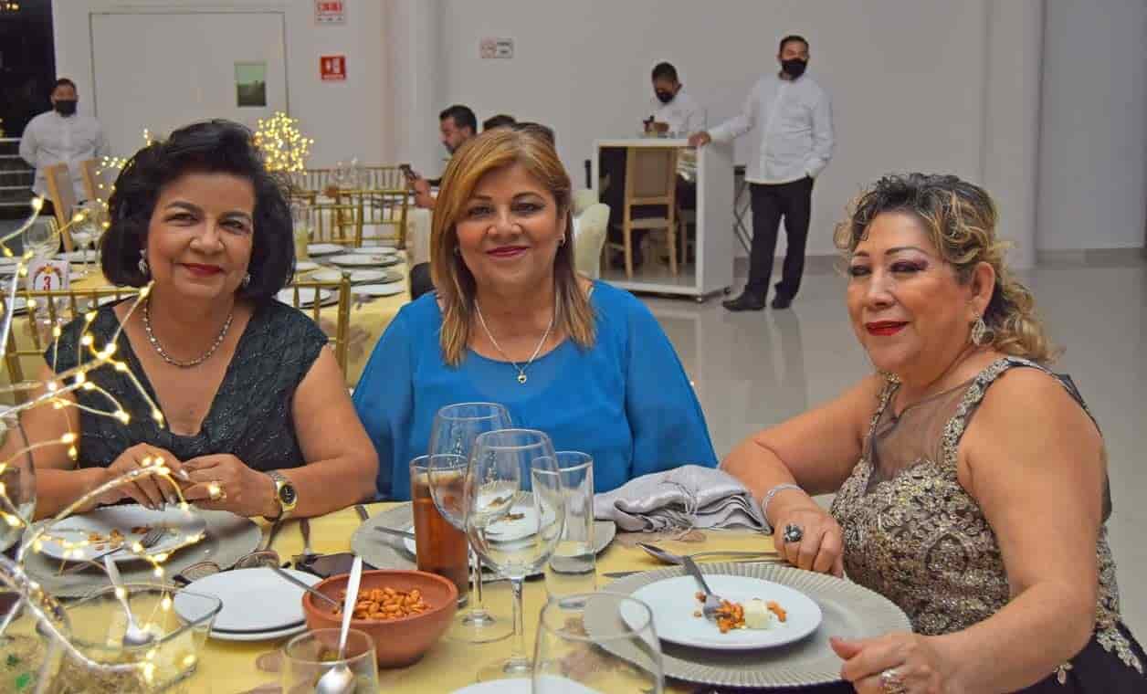 Amalia, Marena y Adela