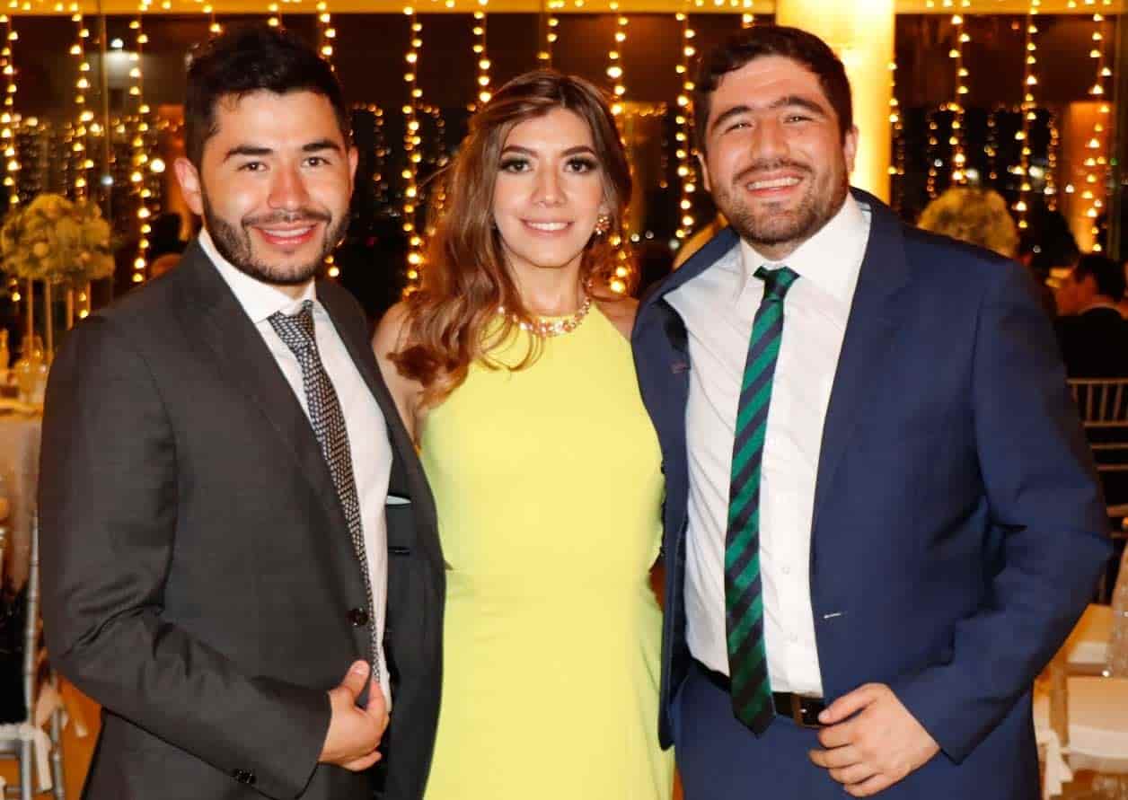 Ne´stor, Mari´a Paula y Mateo