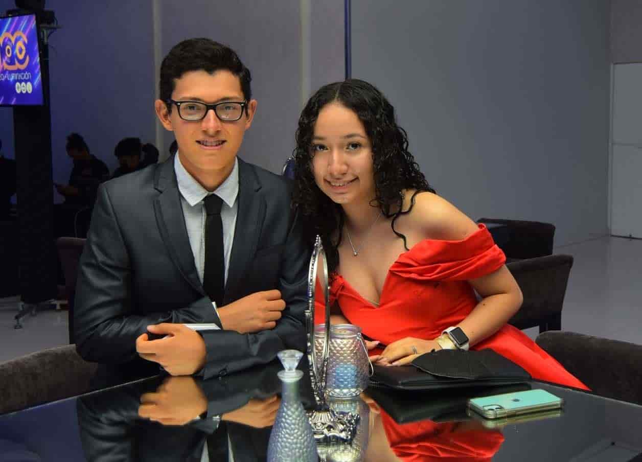 Posaron con mucha emoción