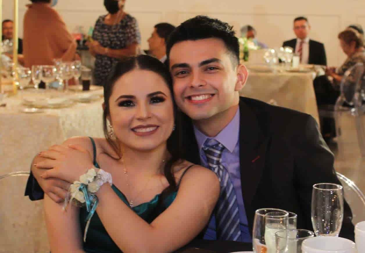 Con la mejor compan~i´a