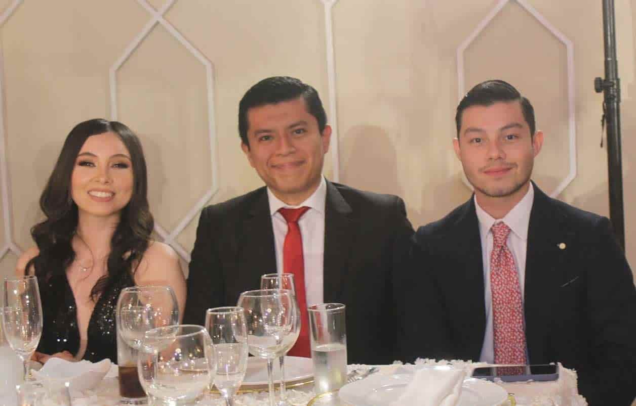 Gustosos asistieron