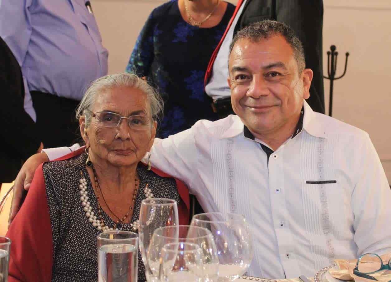 Mari´a y Mario Alberto