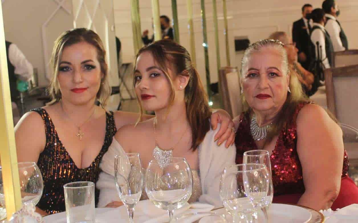 Adriana, Ana y Rosalinda