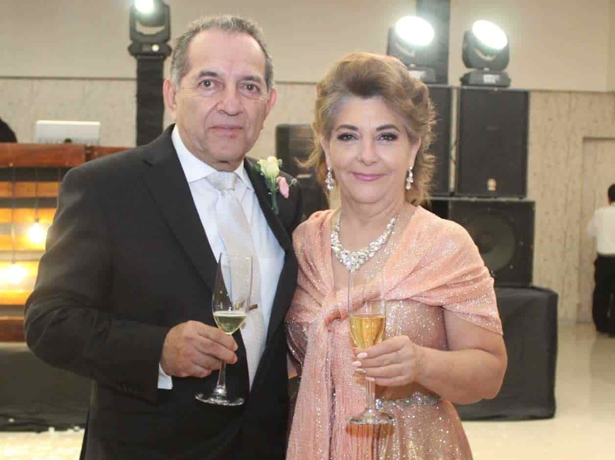 Los papa´s del novio, muy felices