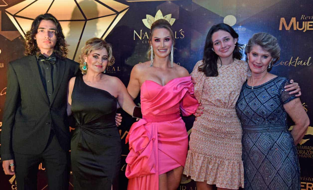 Claudia con su linda familia