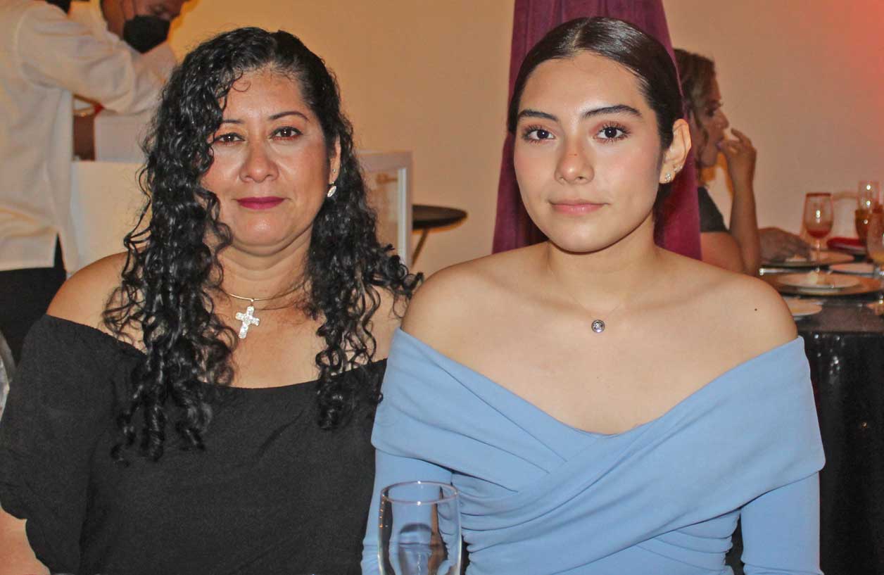 Mari´a Luisa y Ximena