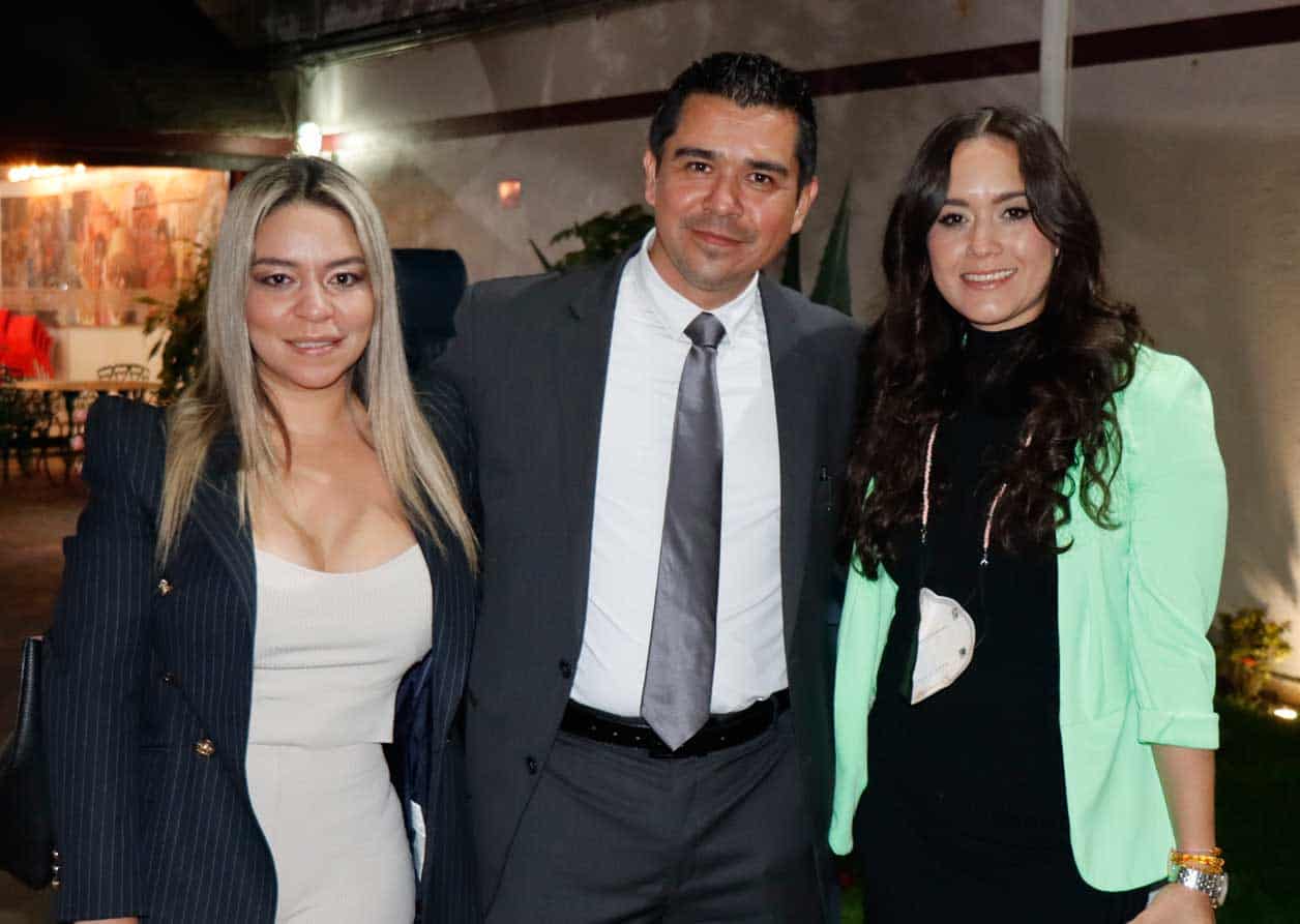 Yajaira, Marco y Vicky