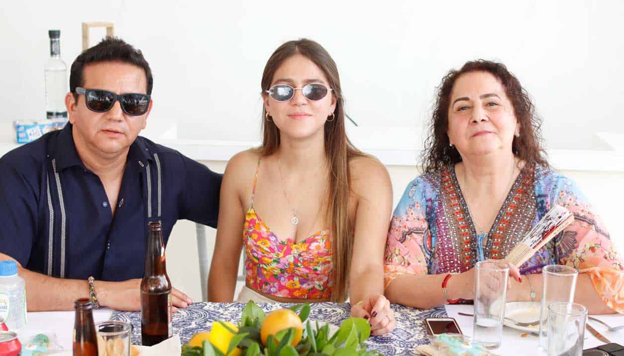 Fernando, Mafer y Rocío