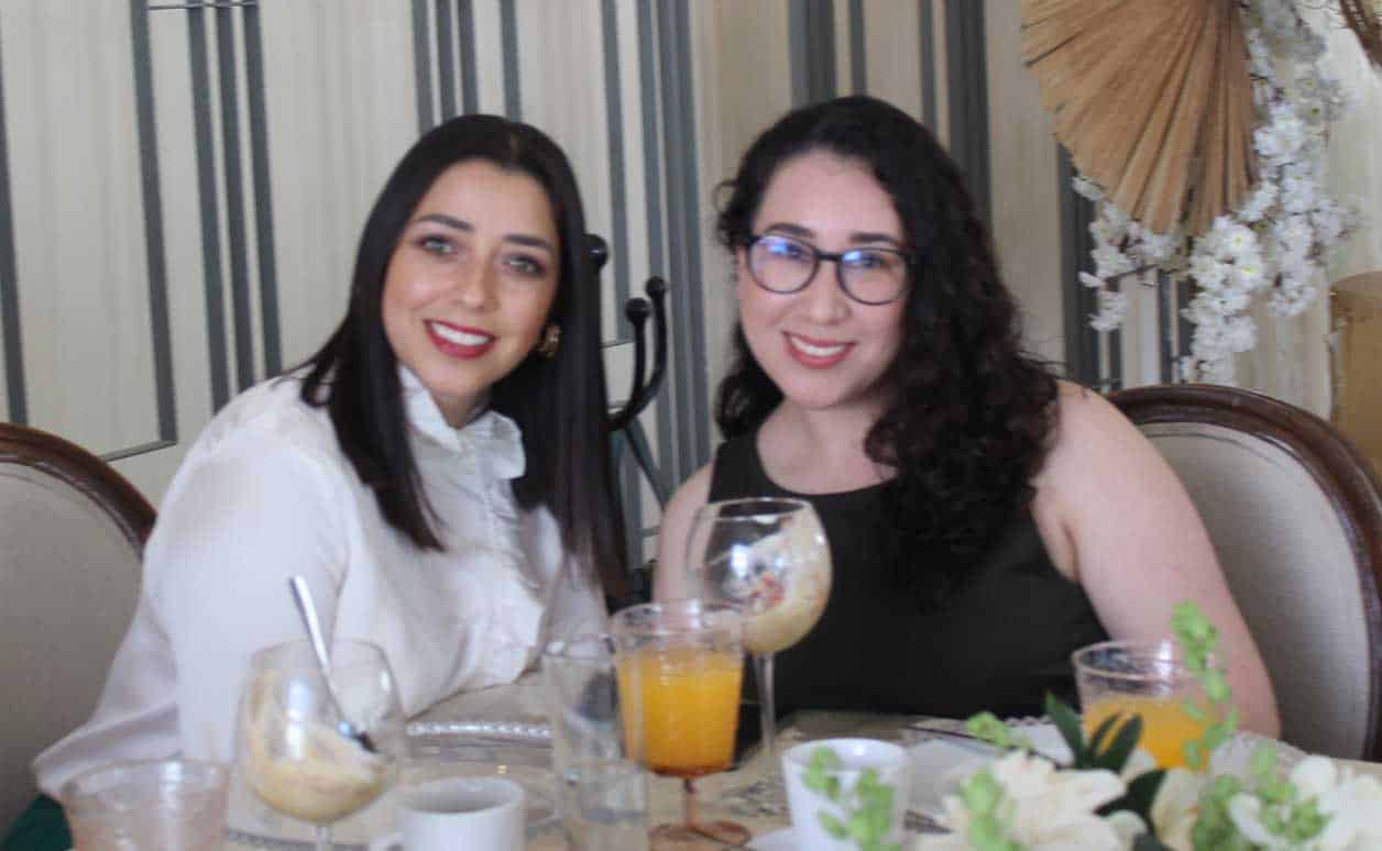 Cynthia y Laura