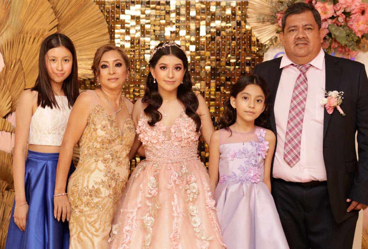 Con su linda familia