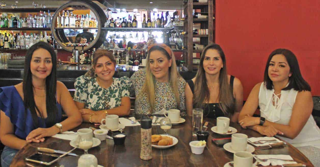 Yara, Zaira, Gaby, Lis e Ivonne