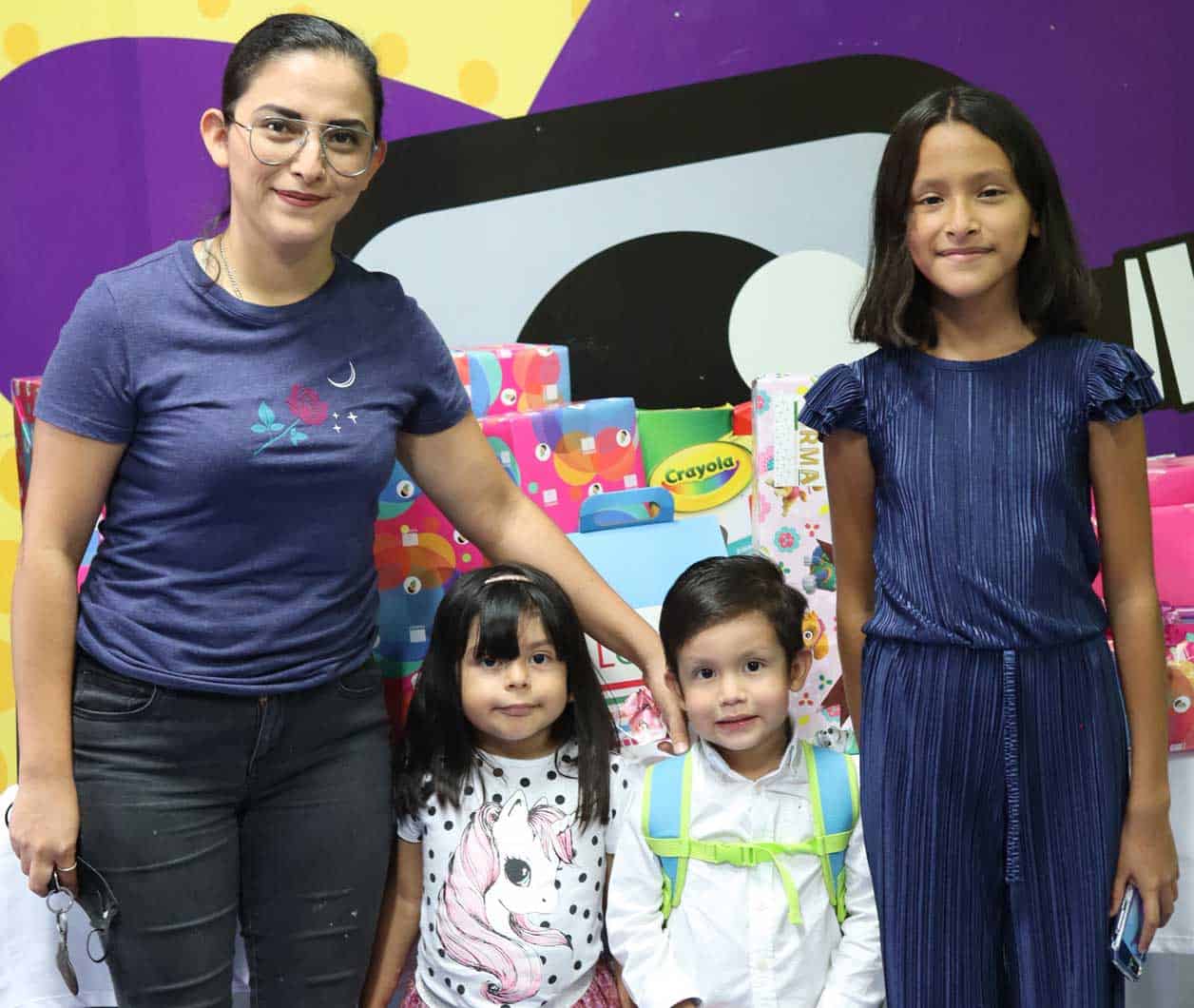 Berenice, Renata, Angelito y Angie