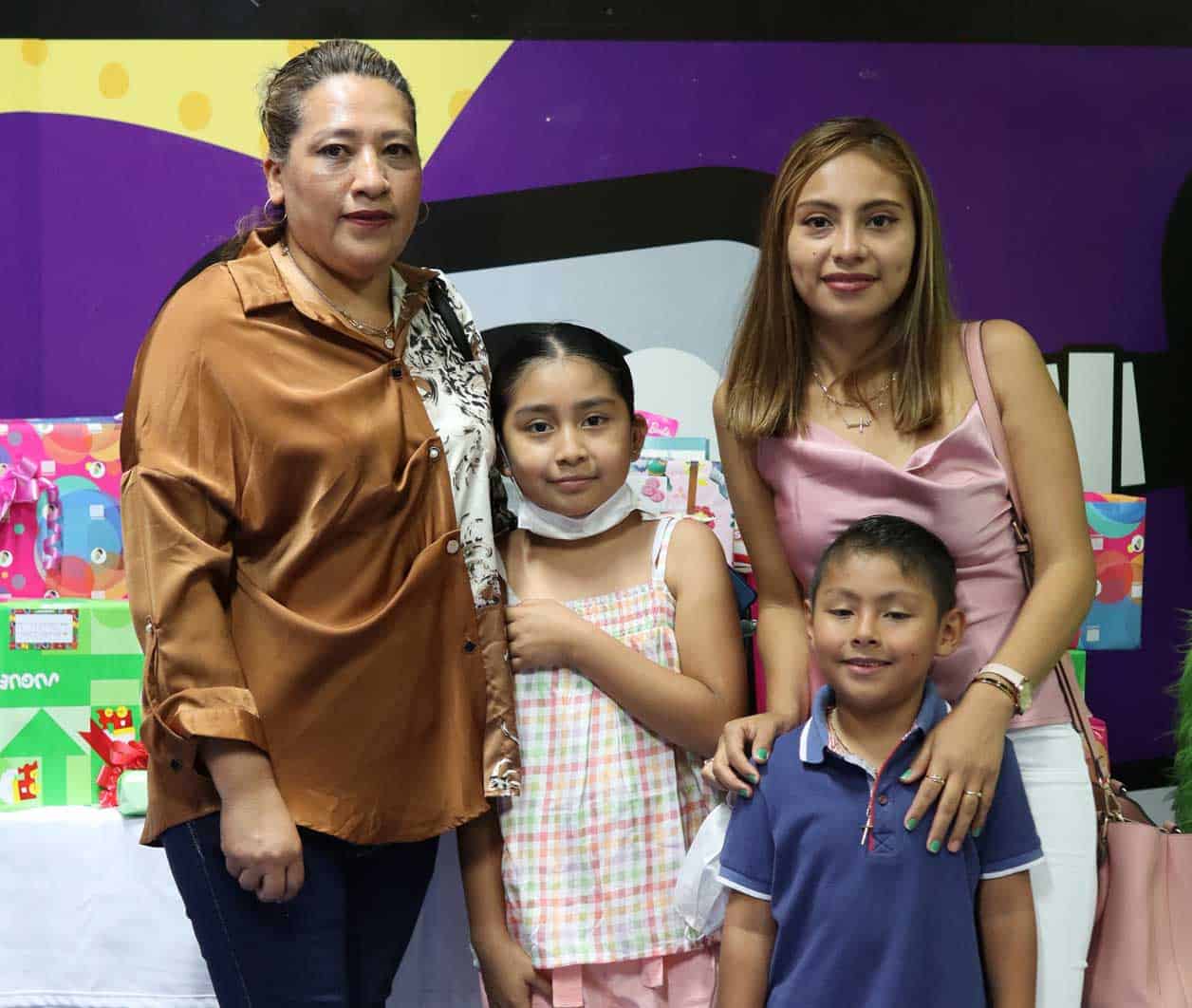 Sandra, Jimena, Gaby y Rodrigo