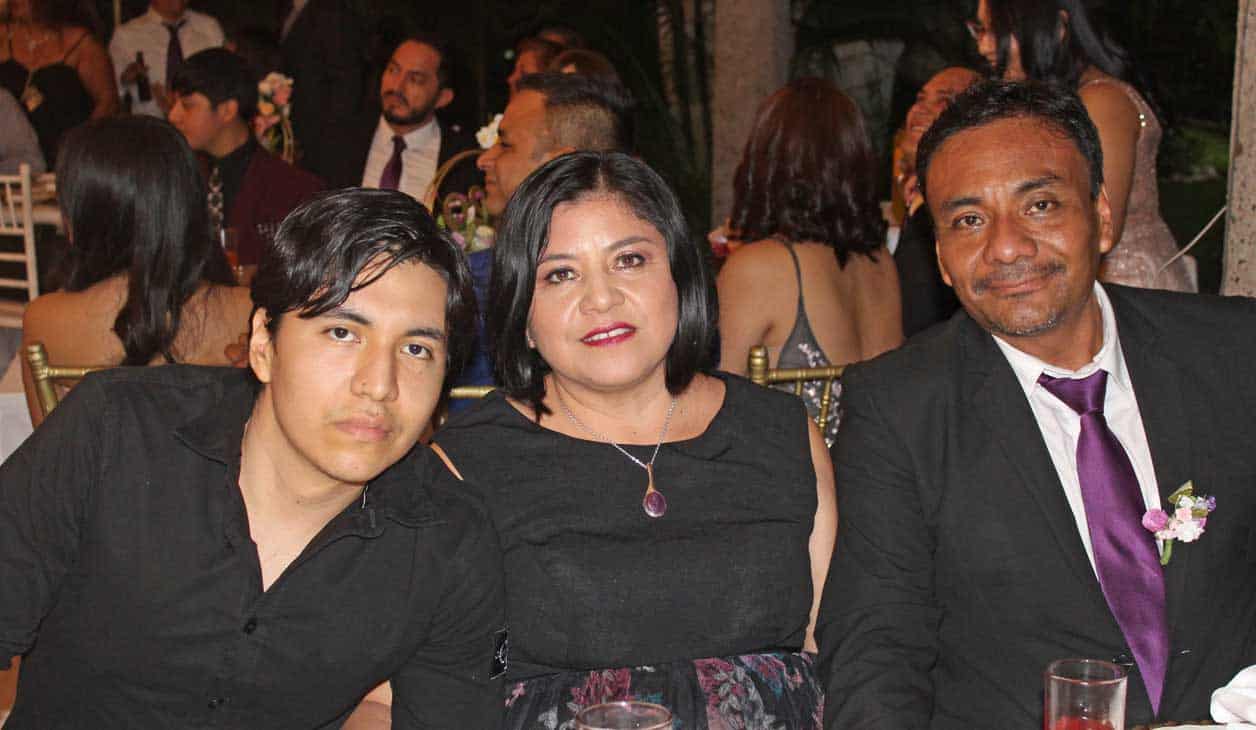 A´ngel, Nelly y Juan