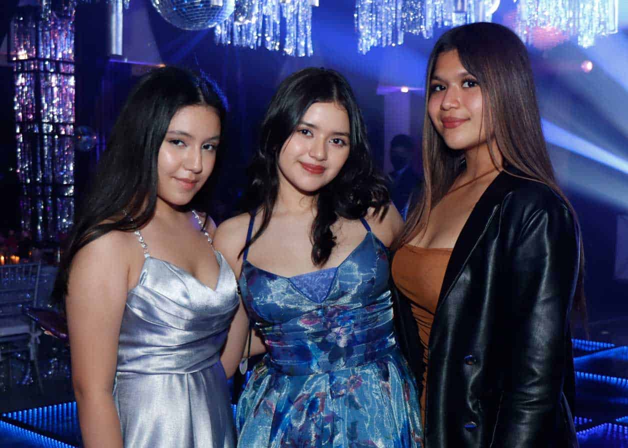 Cristina, Dafne y Camila