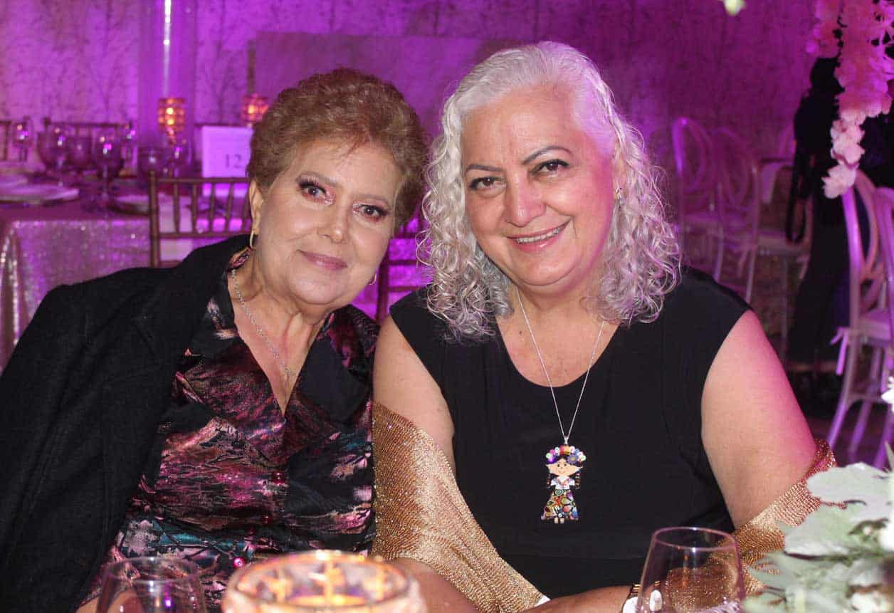 Pilar y Mari´a Alicia