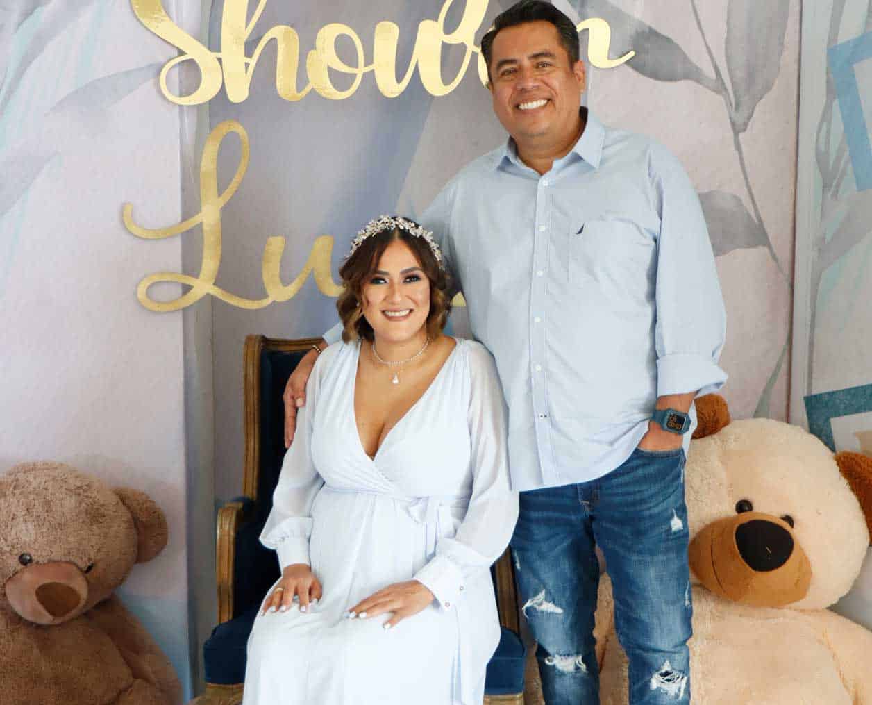 Luci´a con su esposo