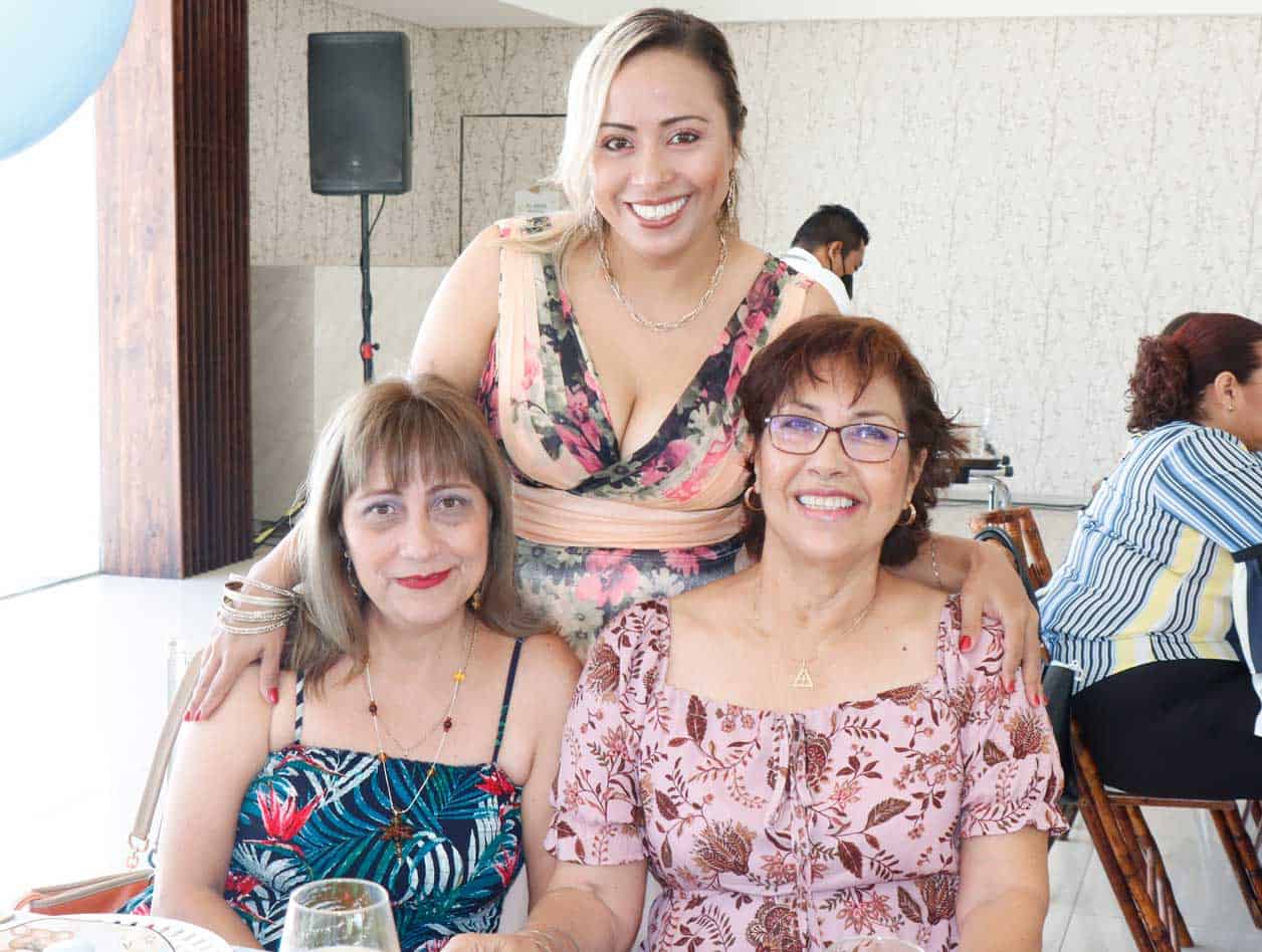 Roci´o, Mari´a de la Luz y Laura