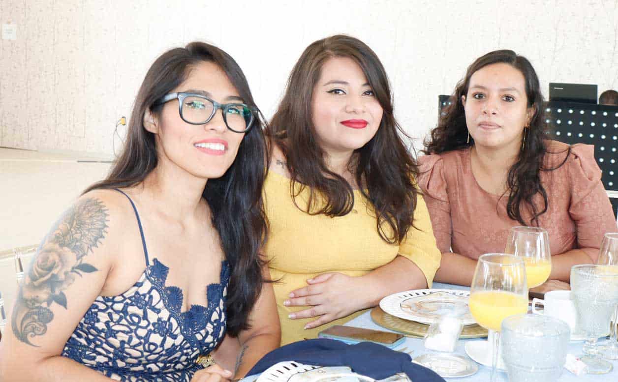 Luisa, Caro y Estela