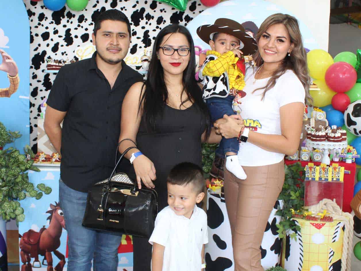Carlos, Daniela, Mateo, Rubi´ y Jose´