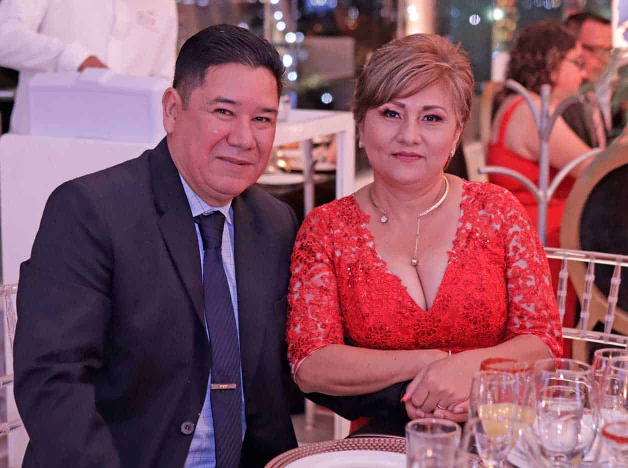 Vi´ctor y Esperanza