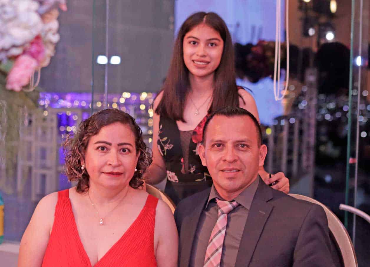 Felices en la celebración