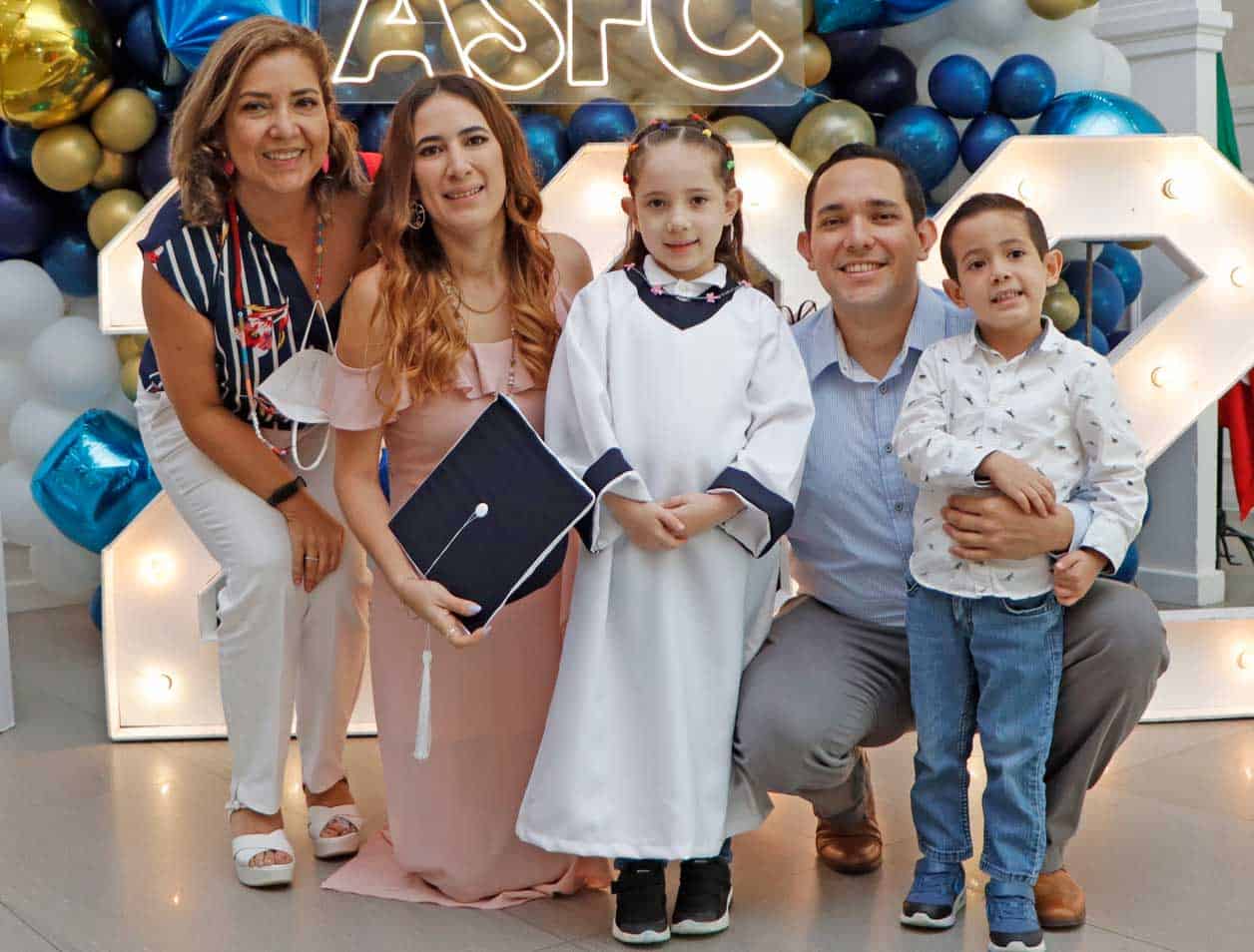 Alexa con su linda familia