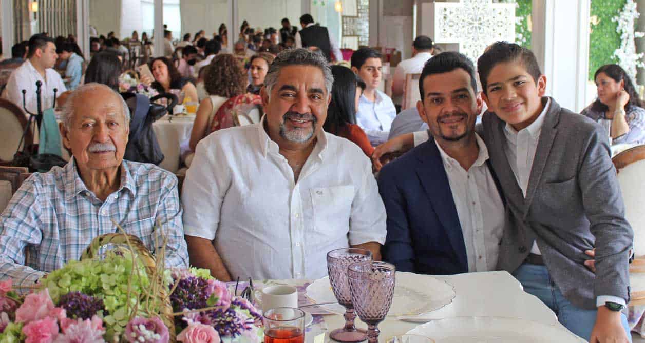 Gustosos asistieron