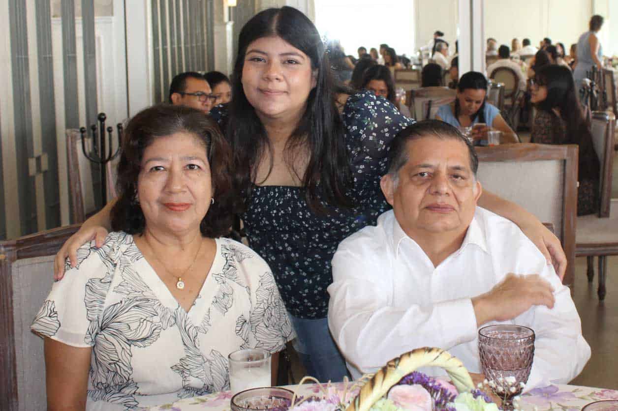 Mari´a, Sofi´a y Chuy