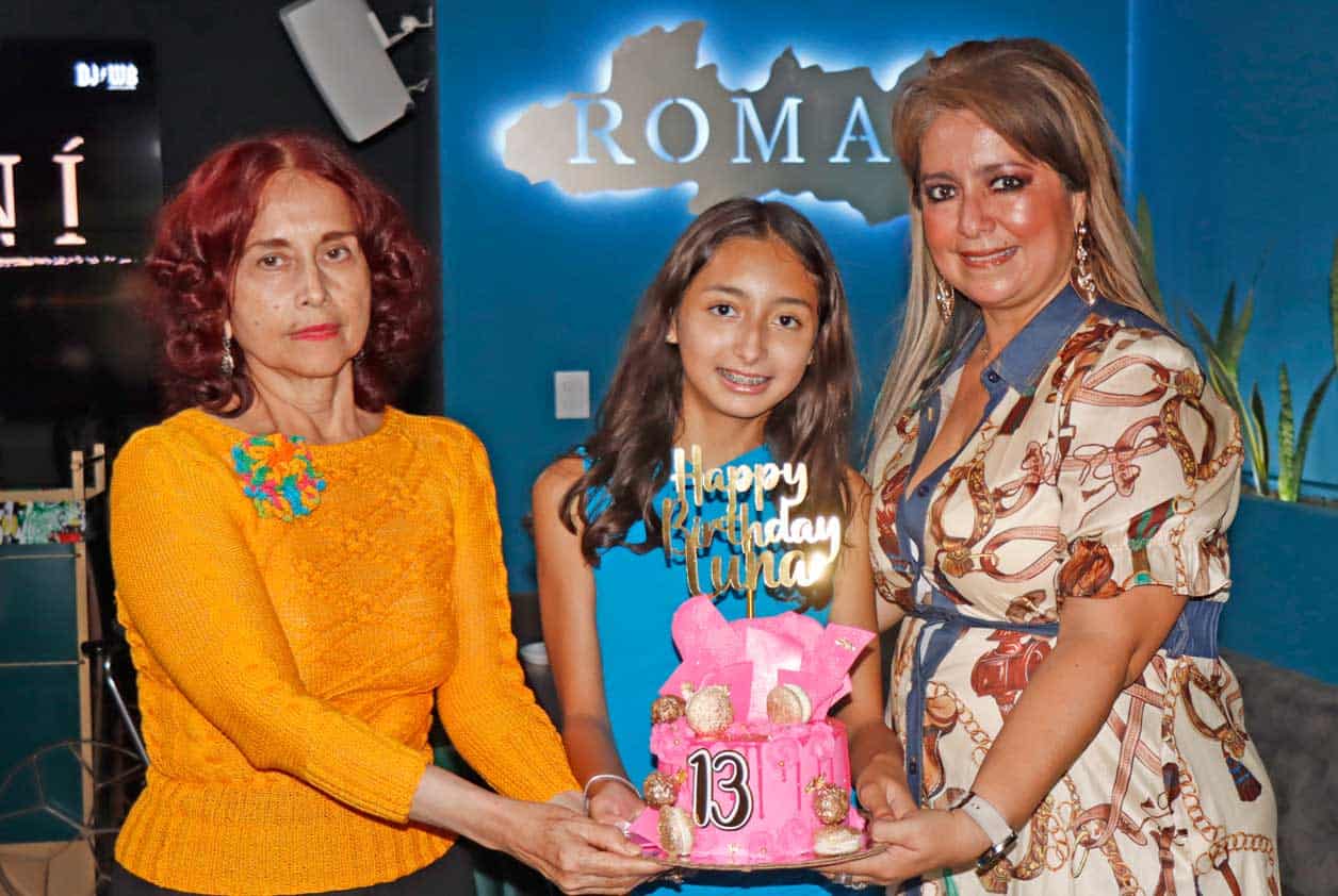 Su abuelita y su mama´ la consintieron mucho