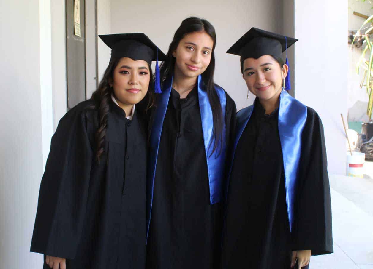 Ana Sophia, Ana Bárbara y Abril