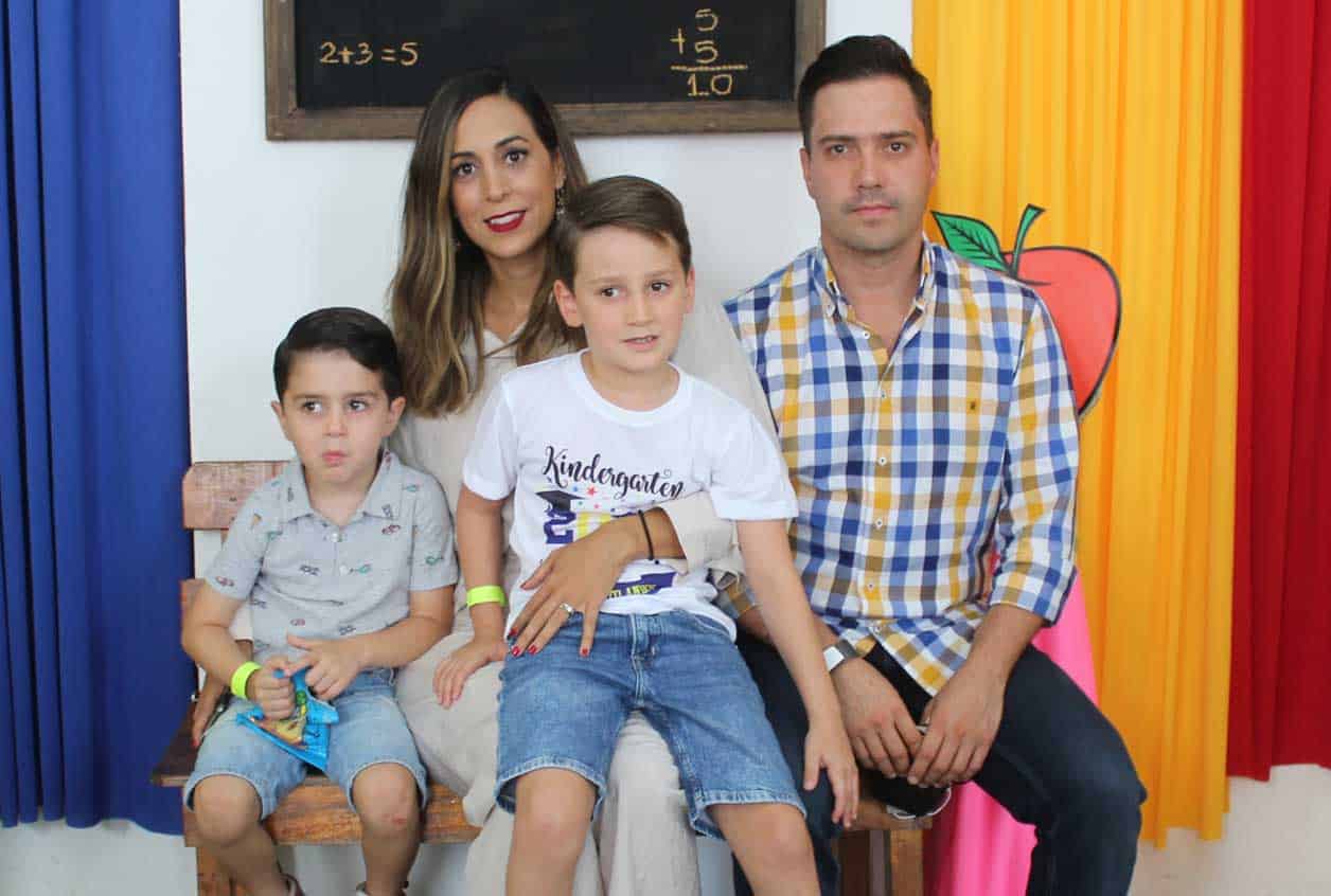 Daniel con su familia