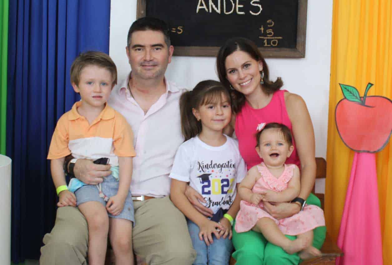 Alanna con su bella familia