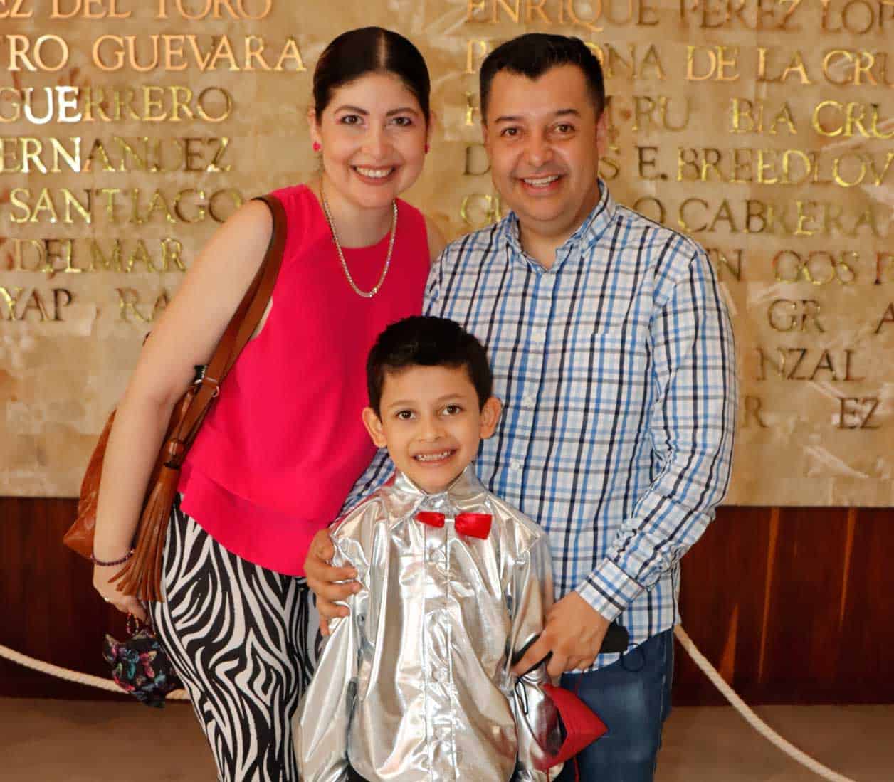 Rau´l con sus papa´s