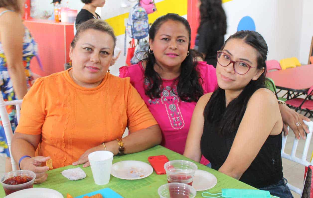Jacky, Nancy y Mo´nica
