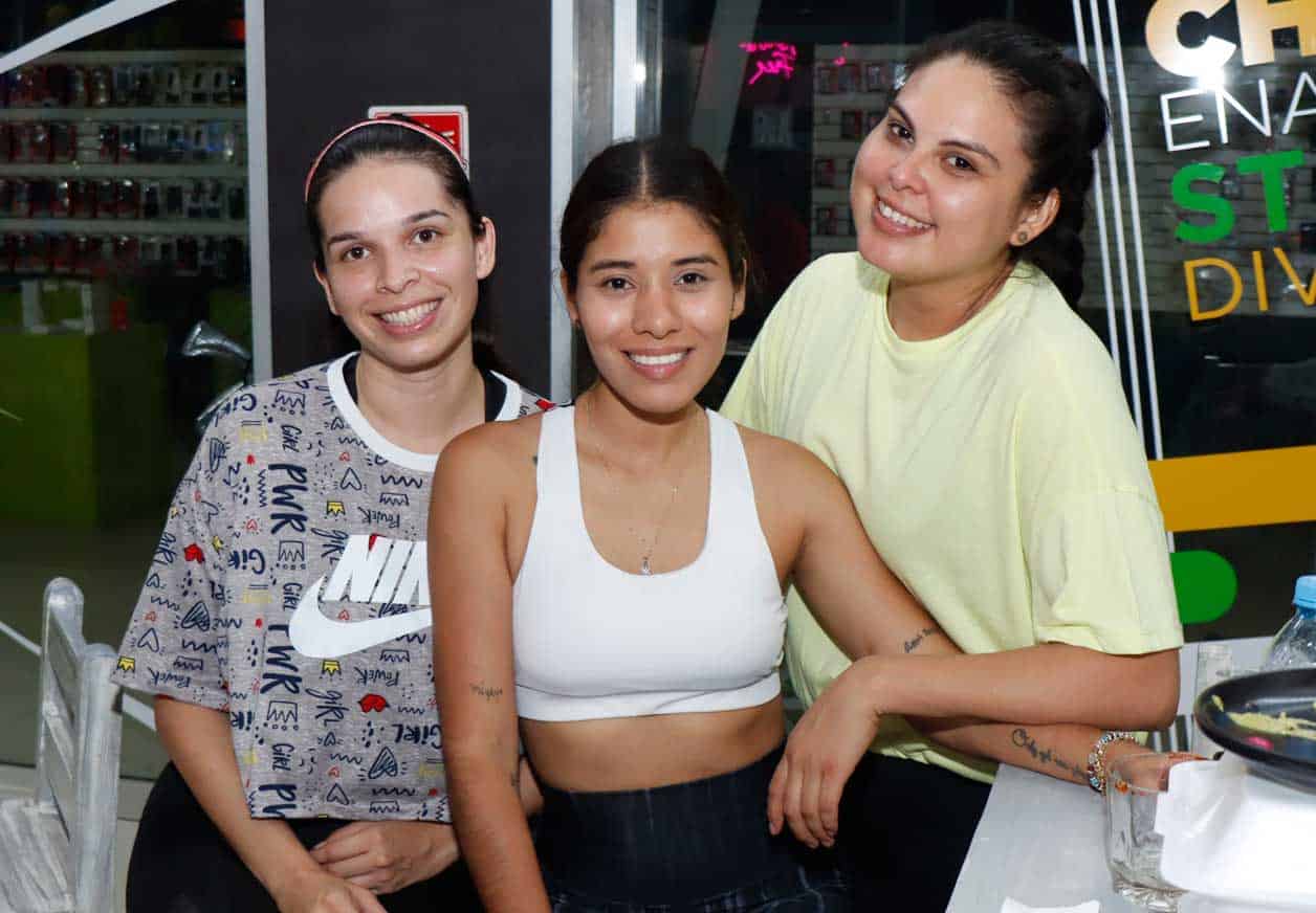 Ange´lica, Frida y Lupita
