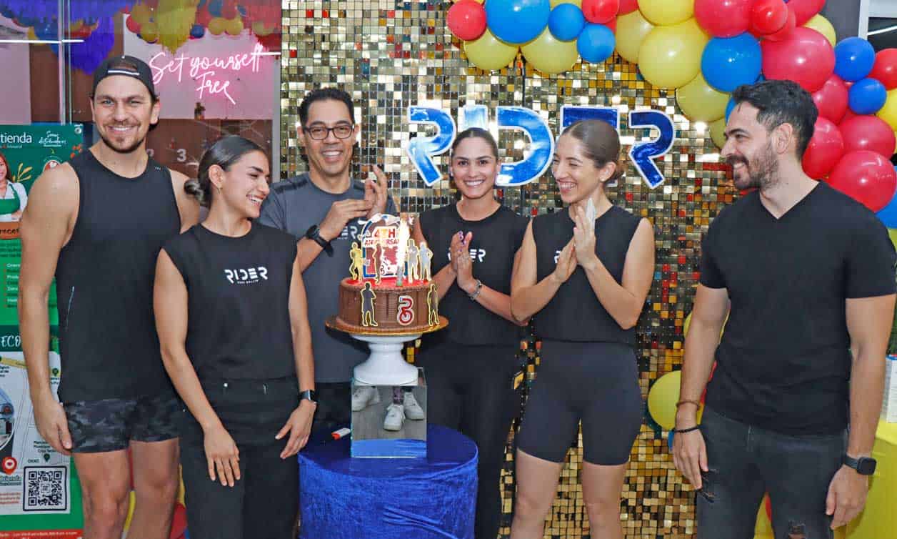 Fueron felicitados por su cuarto aniversario