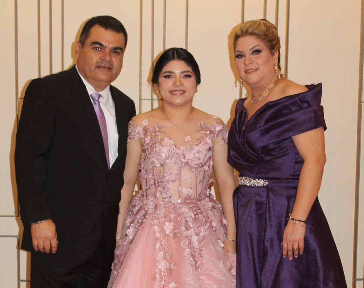 Milton, Luna y Claudia